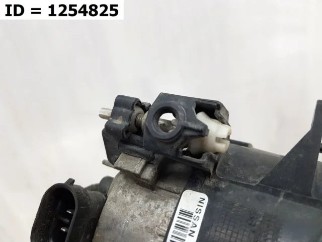 Усилитель переднего бампера для Infiniti QX 80 2013-2022 на фотографиях