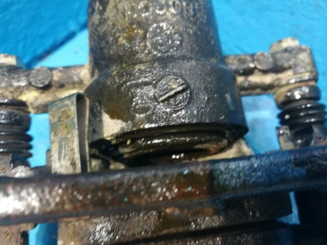 Суппорт задний левый для Toyota Avensis Седан T250 2003-2008 на фотографиях