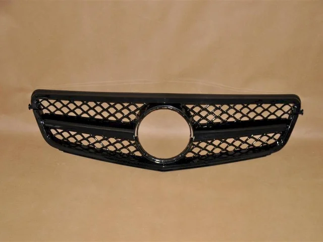 Решетка радиатора для Mercedes-Benz C class C204 2008-2015 на фотографиях