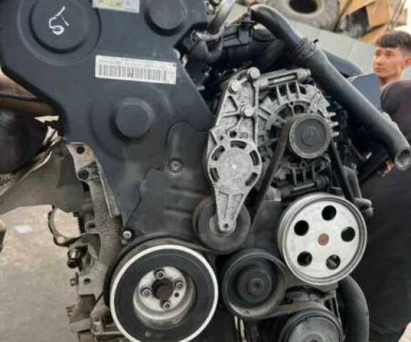 Двигатель для Audi A4 B6 Кабриолет 2000-2004 на фотографиях