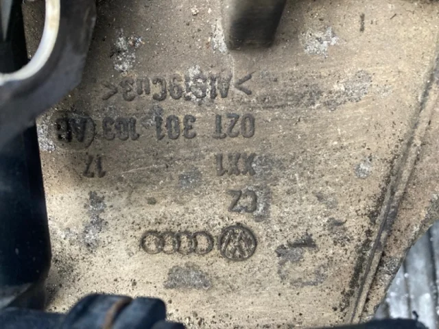 Картер МКПП для Skoda Octavia A5 на фотографиях