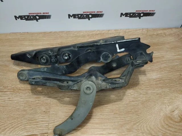Петля капота левая для Mercedes-Benz S class W221 2005-2013 на фотографиях