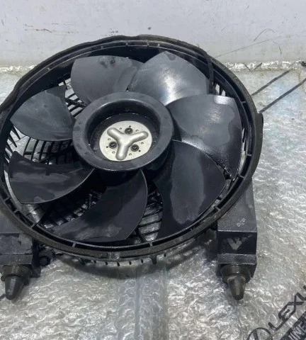 Вентилятор радиатора кондиционера для Toyota Land Cruiser 200 2007-2015 на фотографиях