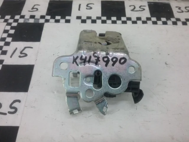 Замок багажника для Skoda Octavia A7 Tour на фотографиях