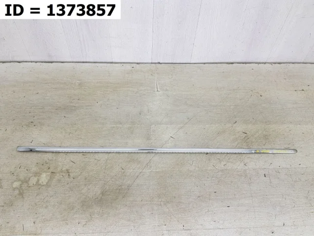 Накладка на дверь передняя левая для Volkswagen Passat (B6, Typ 3C) 2005-2010 на фотографиях