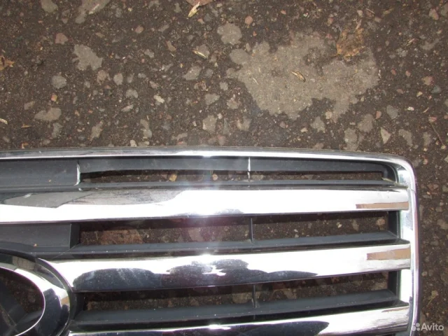 Решетка радиатора для Infiniti QX 56 (JA60) 2004-2007 на фотографиях