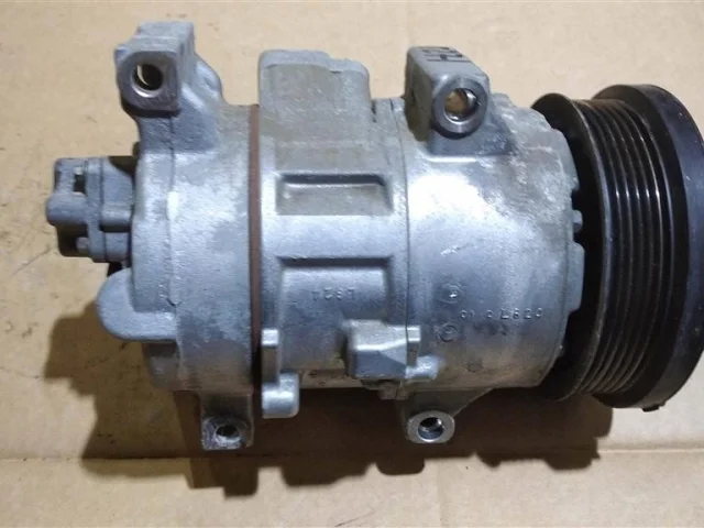 Компрессор кондиционера для Toyota Avensis Универсал T270 2008-2018 на фотографиях
