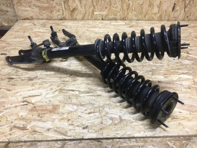 Амортизатор кабины горизонтальный передний правый для Mercedes-Benz M class W164 2005-2011 на фотографиях