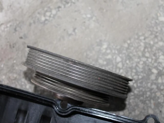 Шкив коленвала для Nissan Teana J31 2003-2007 на фотографиях