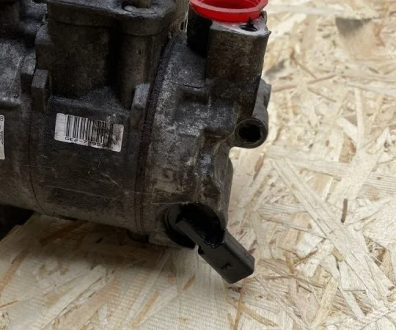 Компрессор кондиционера для Audi A4 B7 Кабриолет 2004-2008 на фотографиях