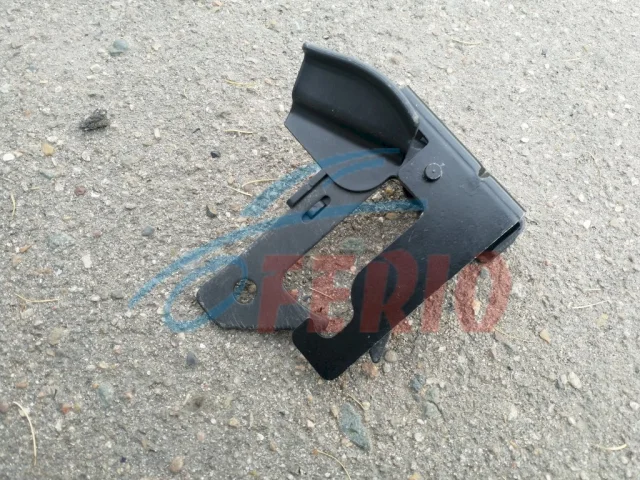 Замок капота для Mercedes-Benz C class C205 2014-2020 на фотографиях