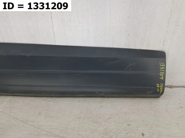 Накладка двери передней правой для Volkswagen Tiguan I NF 2006-2017 на фотографиях