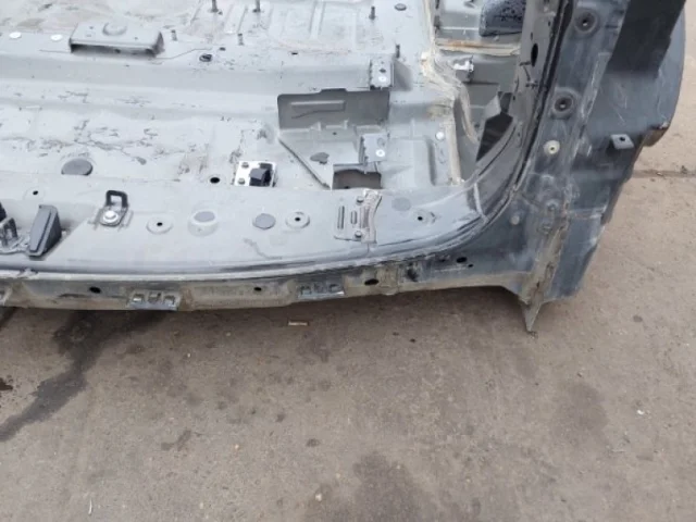 Крылья для Infiniti QX 56 2010-2014 на фотографиях