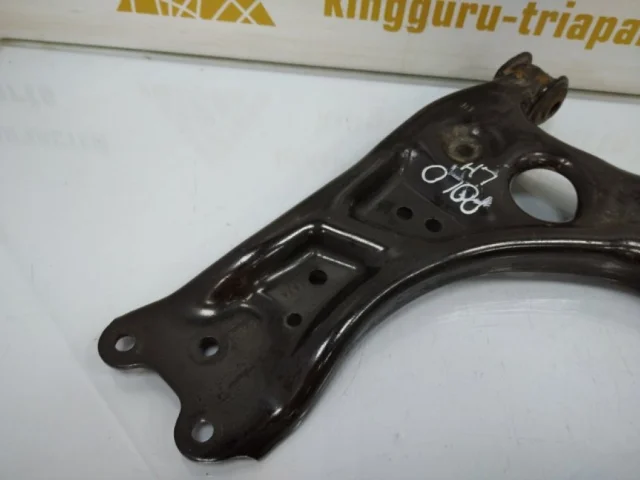 Рычаг передний левый нижний для Volkswagen Polo V (6C) Седан 2015-2020 на фотографиях