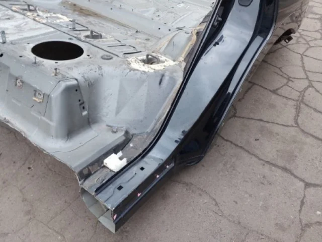 Крылья для Infiniti QX 56 2010-2014 на фотографиях