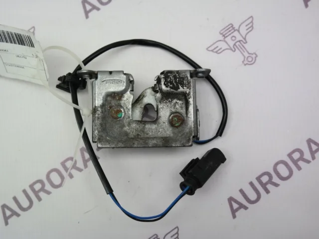 Замок капота левый для BMW X5 F15 (Ф15) 2013-2018 на фотографиях