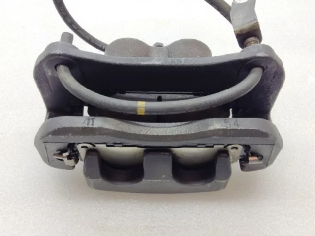 Суппорт передний левый для Lexus RX GGL10,15,16W, GYL10,15,16W (JDM) 2009-2014 на фотографиях