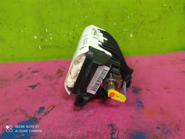 Датчик подушки безопасности для Audi A4 B8 Avant 2007-2015 на фотографиях