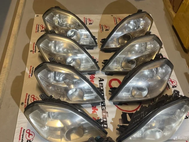 Фара правая для Nissan Teana J31 2003-2007 на фотографиях