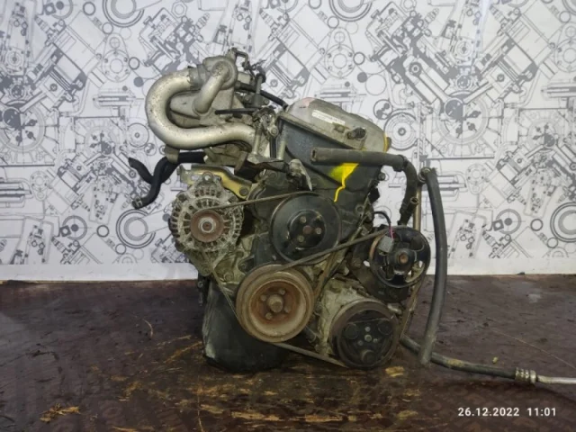 Двигатель без навесного для Mazda Familia BJ Седан 1998-2003 на фотографиях