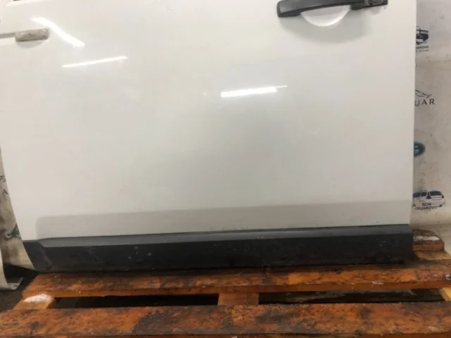 Дверь передняя левая для Land Rover Discovery L319 Rest 2013-2017 на фотографиях