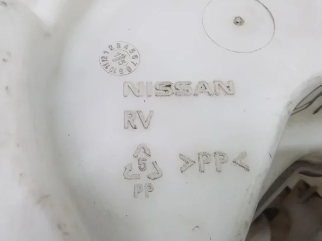 Бачок стеклоомывателя передний для Nissan Juke YF15 JDM 2010-2014 на фотографиях