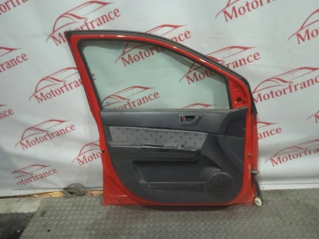 Накладка на дверь передняя левая для Hyundai Getz 2002-2011 на фотографиях