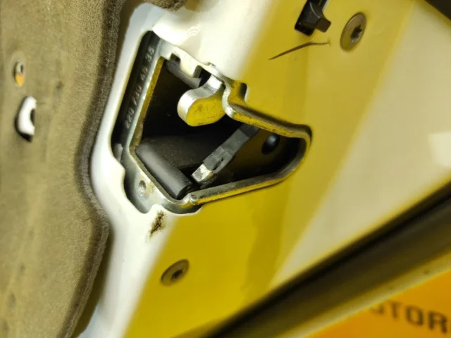 Дверь передняя правая для Mercedes-Benz S class W220 1998-2005 на фотографиях