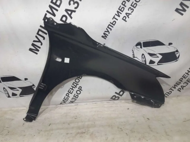 Крылья для Toyota Avensis Хетчбек T250 2003-2008 на фотографиях