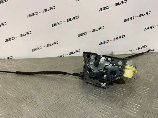 Замок передней левой двери для Volkswagen Passat Variant (B6, Typ 3C) 2004-2010 на фотографиях