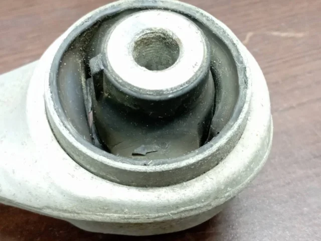 Рычаг передний правый нижний для BMW 5er Ф10 2010-2013 на фотографиях