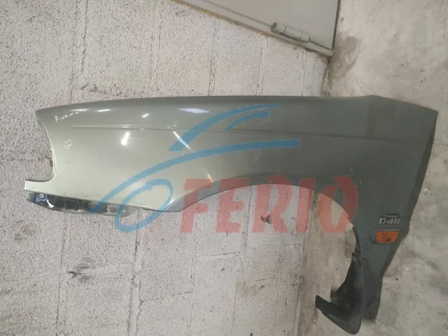 Крылья для Toyota Avensis Универсал T220 1997-2003 на фотографиях