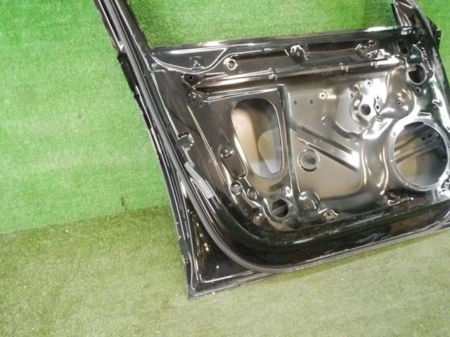 Дверь передняя левая для Audi A4 B9 2015+ на фотографиях