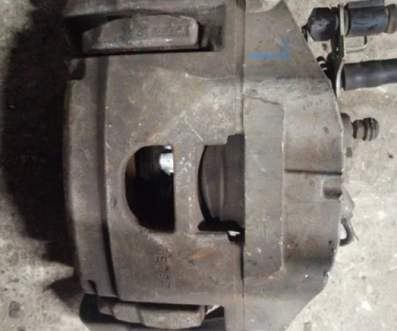 Суппорт передний левый для Audi A6 C6 Avant 2004-2011 на фотографиях