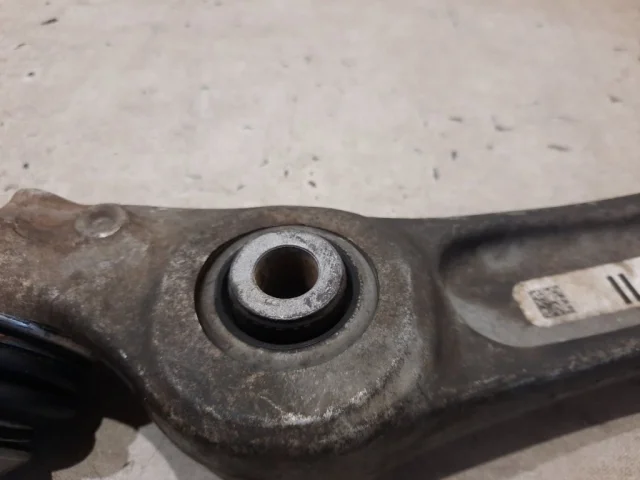 Рычаг передний правый верхний для BMW 5er Ф10 2010-2013 на фотографиях