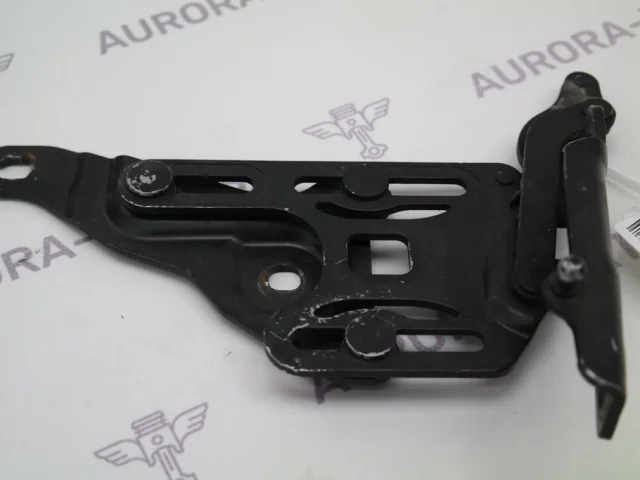 Петля капота правая для BMW X5 Е70 2006-2013 на фотографиях