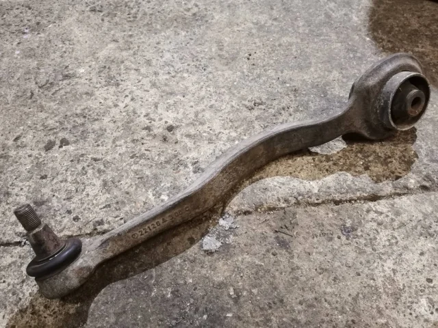 Рычаг передний левый верхний для Mercedes-Benz S class W221 2005-2013 на фотографиях