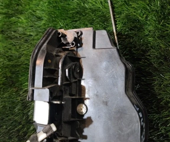 Уплотнитель передней правой двери для BMW 5er Ф10 Rest. 2014-2017 на фотографиях