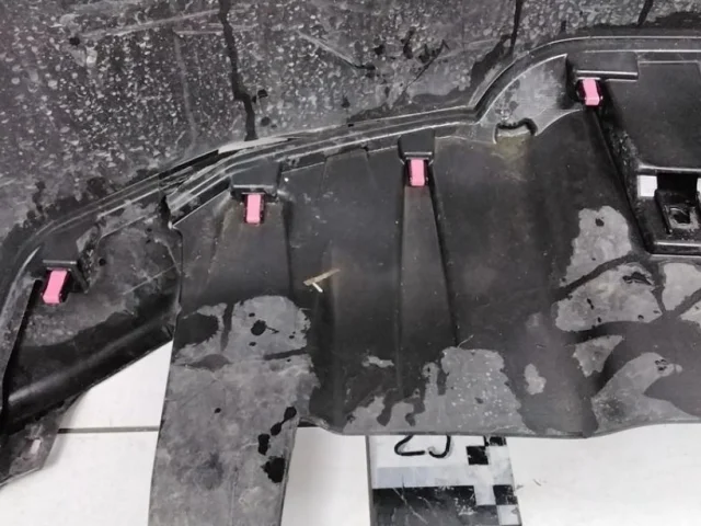 Спойлер переднего бампера для Toyota Land Cruiser J300 2021+ на фотографиях