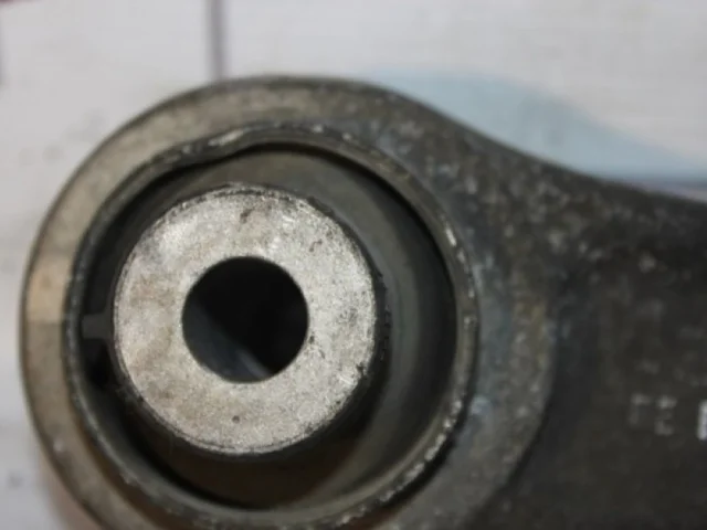 Рычаг передний левый верхний для BMW 5er Ф10 2010-2013 на фотографиях