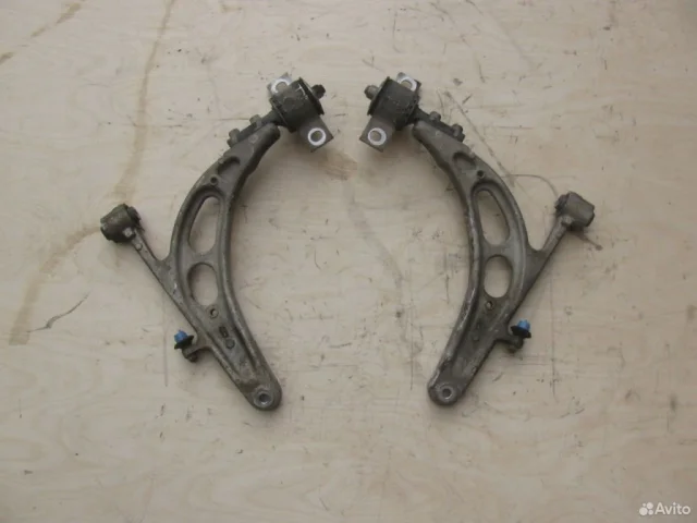 Рычаг передний правый нижний для Subaru Forester SG JDM 2002-2007 на фотографиях