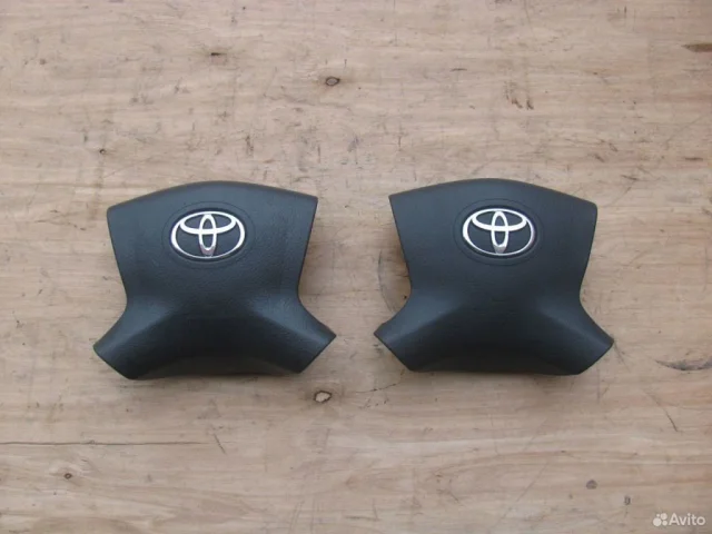 Подушка безопасности водителя для Toyota Avensis Универсал T250 2003-2008 на фотографиях