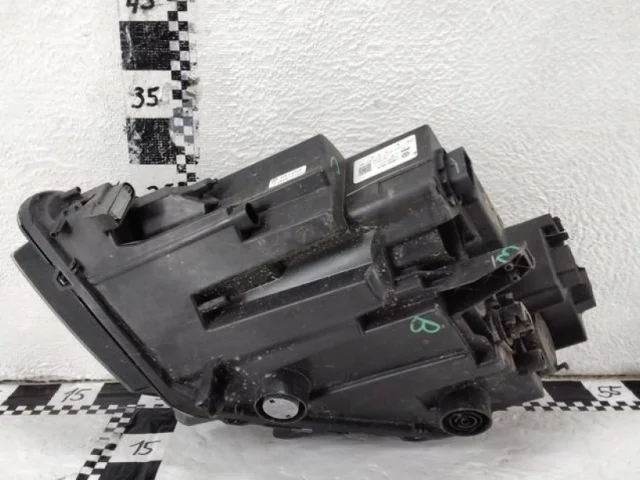 Фара ксенон левая для Volkswagen Jetta 7 2020+ на фотографиях