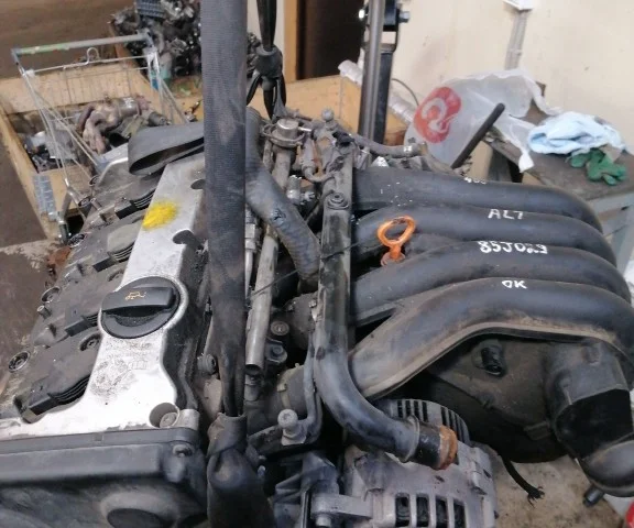 Двигатель для Audi A4 B6 Avant 2000-2004 на фотографиях