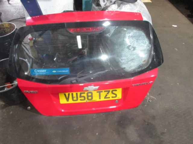 Крышка багажника для Chevrolet Aveo T200 Хэтчбек 2002-2008 на фотографиях