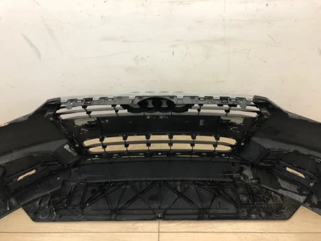 Решетка радиатора для Audi A4 B9 2015+ на фотографиях