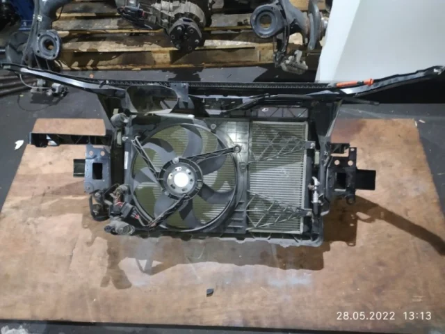 Панель радиатора (телевизор) для Volkswagen Polo IV (9N3) 2005-2009 на фотографиях