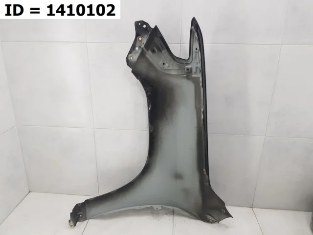 Крылья для Toyota Land Cruiser 200 (JDM) 2007-2013 на фотографиях