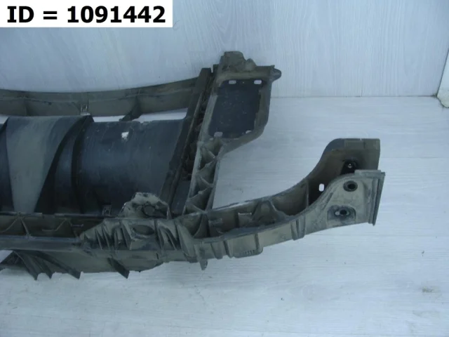 Панель радиатора (телевизор) для BMW 1er Е81 2007-2012 на фотографиях