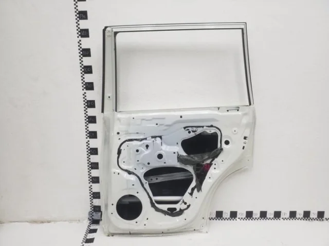 Двери для Toyota Land Cruiser 200 (JDM) 2007-2013 на фотографиях